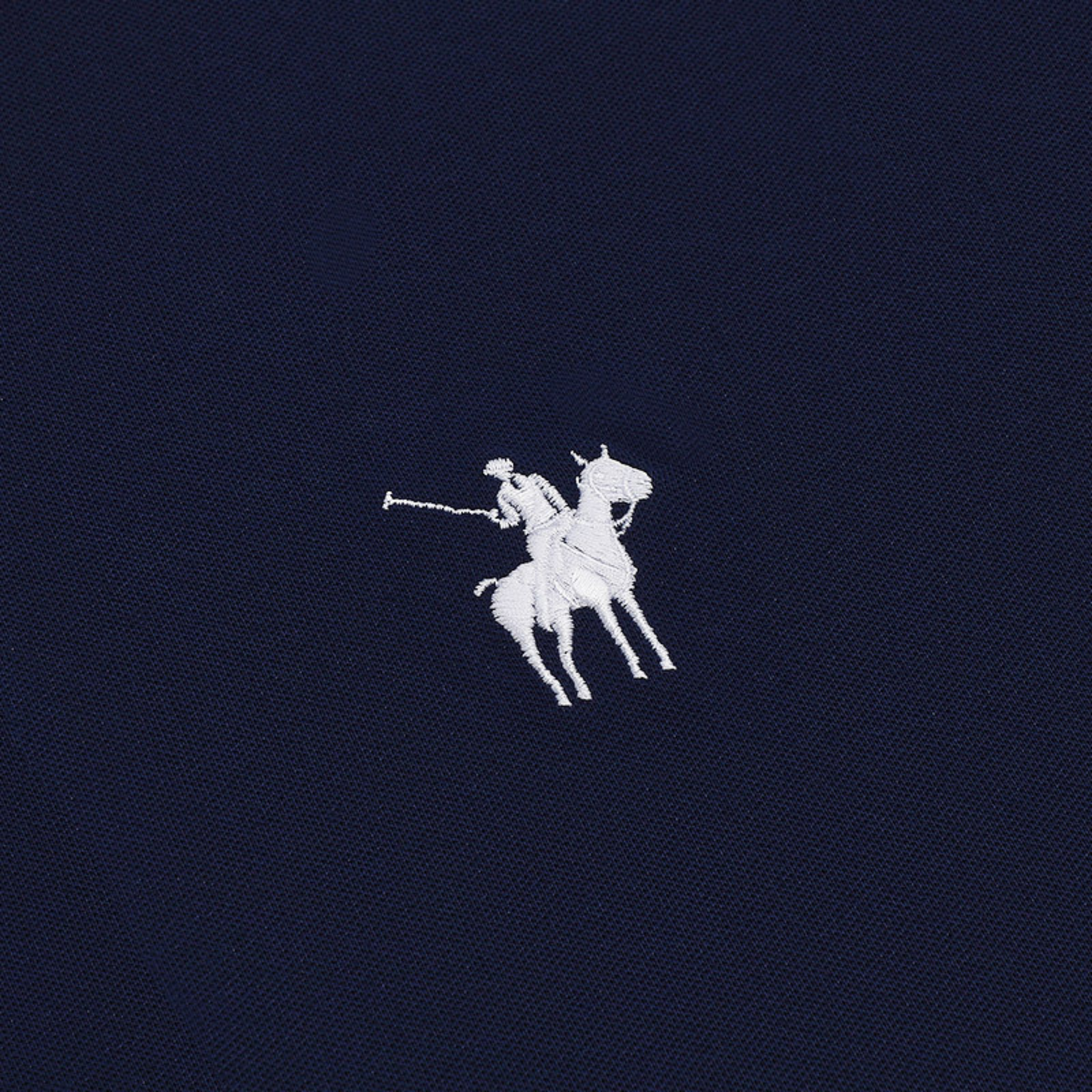 LUXE EMBLEM PIKÉ TRÖJA